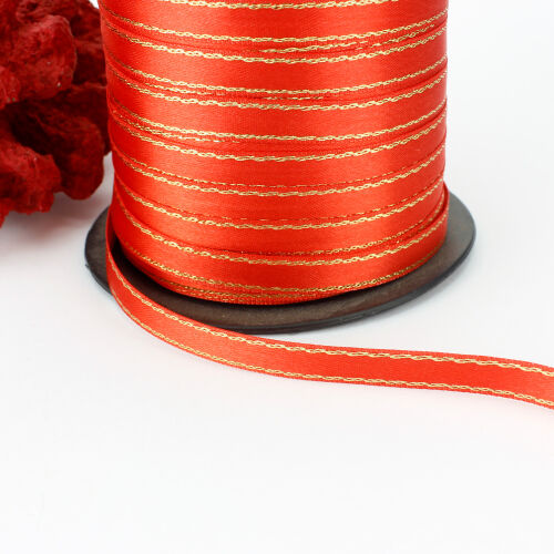 1CM Gold Şeritli Kırmızı Saten Kurdele 250 Metre Makara - Kare Dekor (1)