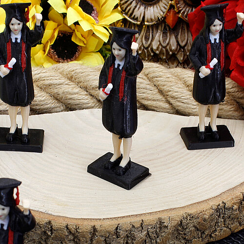 3D Diplomalı Kadın Mezun Teraryum Obje 3x8 cm - Toptanalim (1)