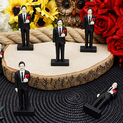 3D Erkek Öğretmen Teraryum Obje Kırmızı Siyah 2,5x8,5 cm - Toptanalim