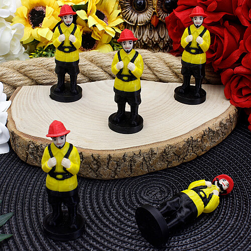 3D İtfaiyeci Teraryum Obje 3x8,5 cm - Toptanalim
