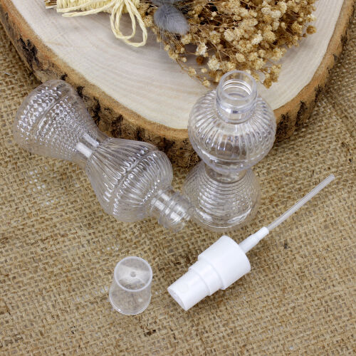 50CC Sprey Başlıklı Hediyelik Plastik Kolonya Şişesi Model 5 - Kare Dekor (1)