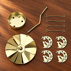  Ay Üzerinde Kedi Figürlü Isı ile Dönen Metal Tealight Mumluk Gold - 3