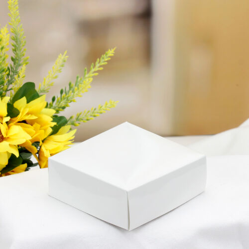 Beyaz Altlık 8x8x3 cm - Kare Dekor (1)