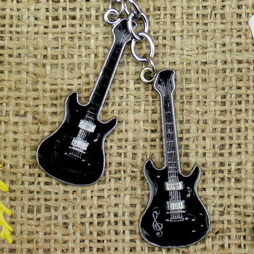 Çift Siyah Gitar Metal Anahtarlık - Kare Dekor (1)