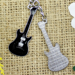 Çift Siyah Gitar Metal Anahtarlık - 3