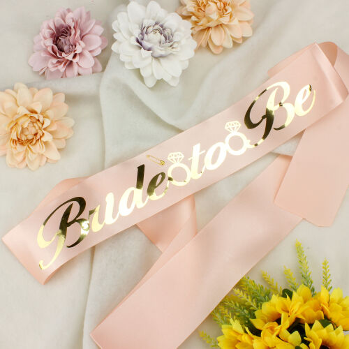 Gold Yazı Bride To Be Pembe Renk Kuşak - Kare Dekor