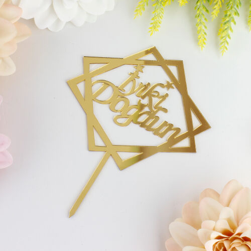 İyiki Doğdun Yazılı Kare Şekilli Pasta Süsü Gold Renk - Kare Dekor (1)