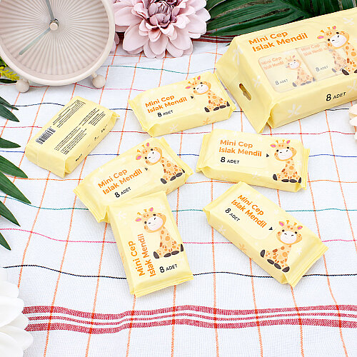 Mini Zürafa Desenli Cep Islak Mendil Vanilya 8’li Paket - Toptanalim